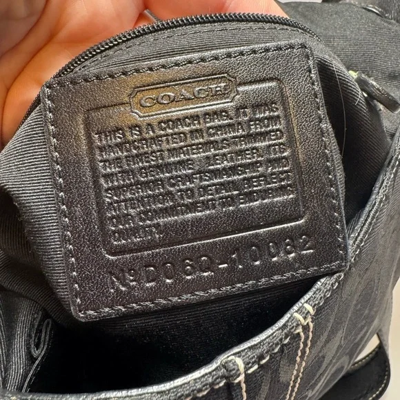 Coach Signature Shoulder Bag Crossbody Black Monogram Canvas & Leather #10082 - Picture 3 of 11